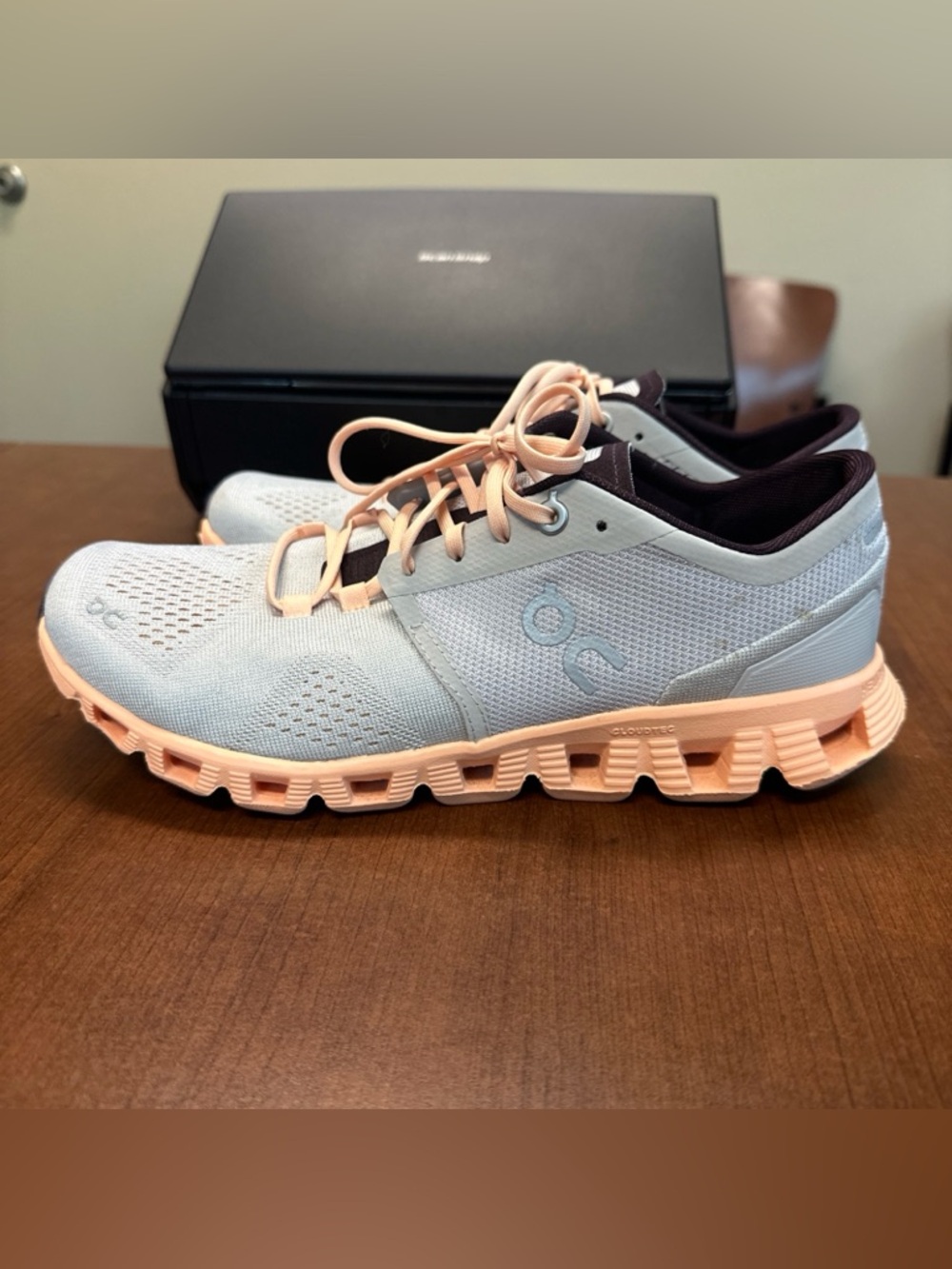 ON Cloud X Running Sneakers Womens 8.5 silver almond peach CrossFit gym - Picture 6 of 12